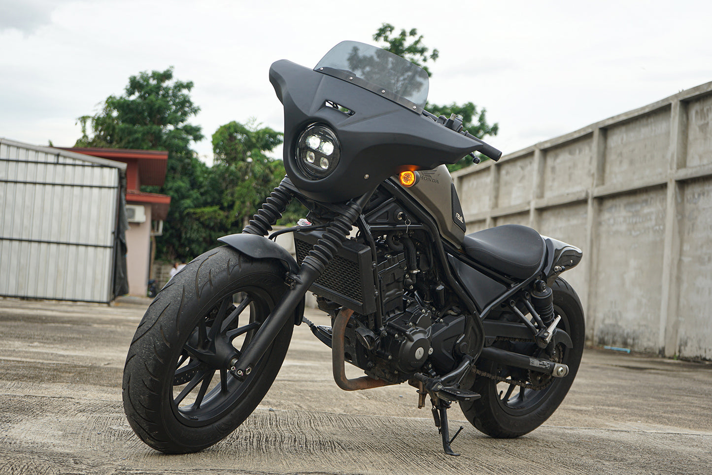 Front Batwing Fairing Windshield Matte Black Honda Rebel CMX 300-500 (2017-2025)